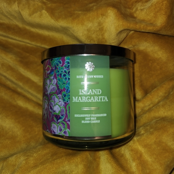 ☆Bath & Body Works Island Margarita 3 Wick Candle☆ - Picture 2 of 2